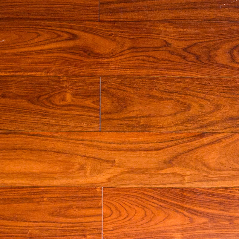 Fil de chocolat noir en noyer - parquet massif Click brossé